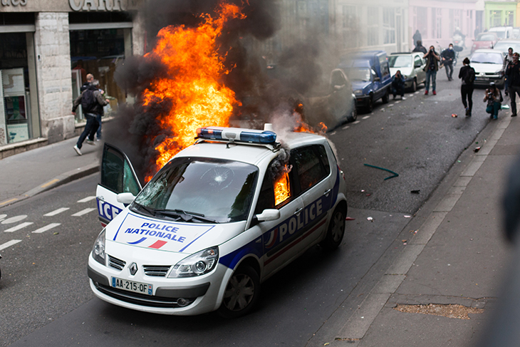 Robe de klaniste Blocage_st_lazare_cheminots_et_manif_paris_18-05-2016-5