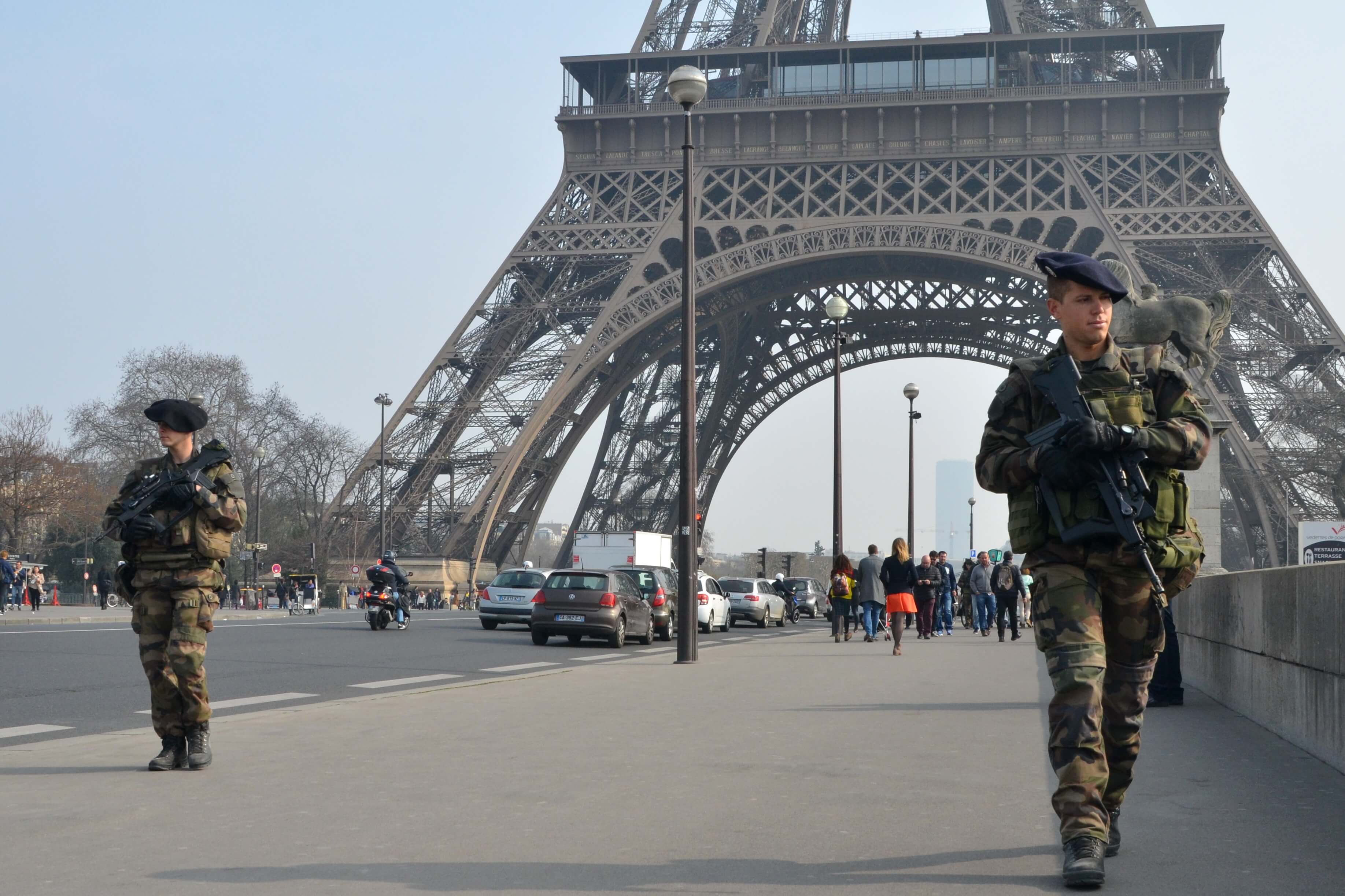 Crash Test Vigipirate Comment Faire Sauter La Tour Eiffel