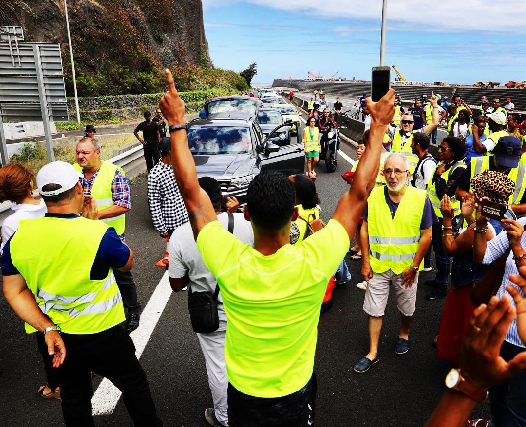 à La Réunion Des Gilets Jaunes à La Révolution Sociale