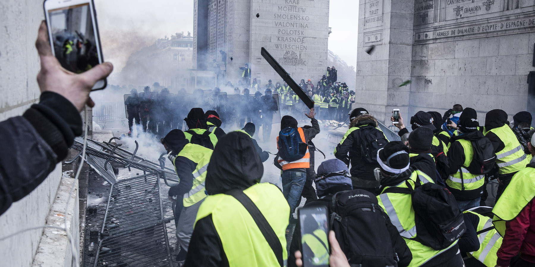 Comment La Gauche Radicale A Enfilé Un Gilet Jaune Streetpress